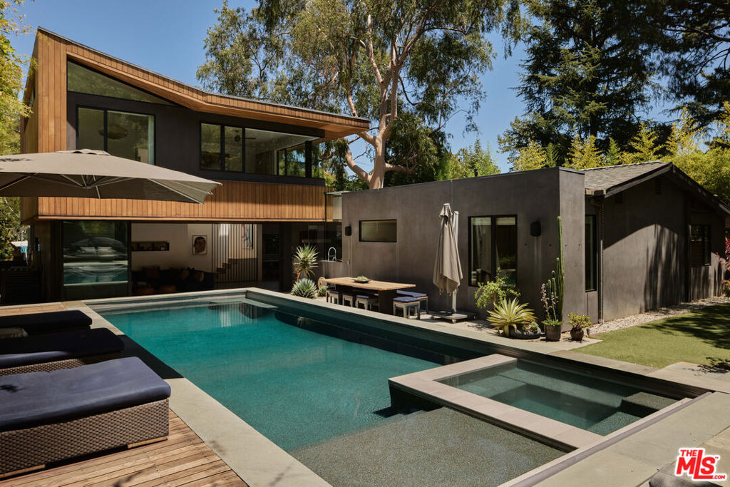 8970 Wonderland Park Avenue - Photo 0
