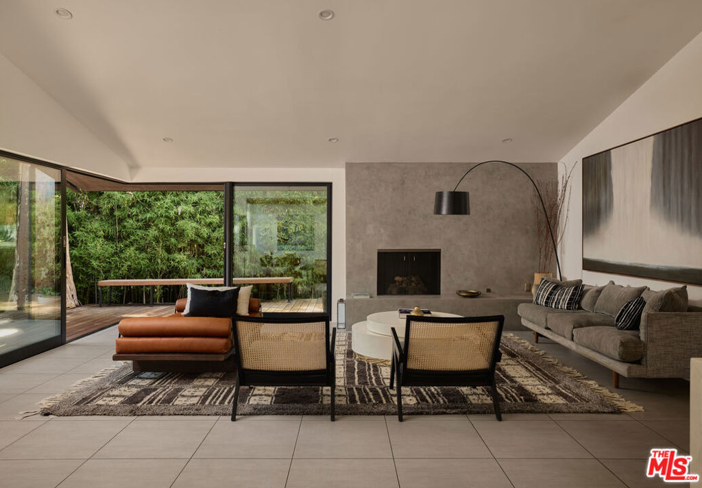 8970 Wonderland Park Avenue - Photo 9