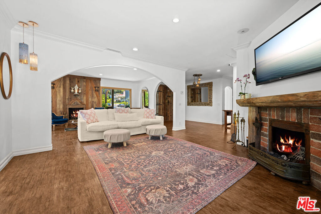 16582 Calneva Drive - Photo 10