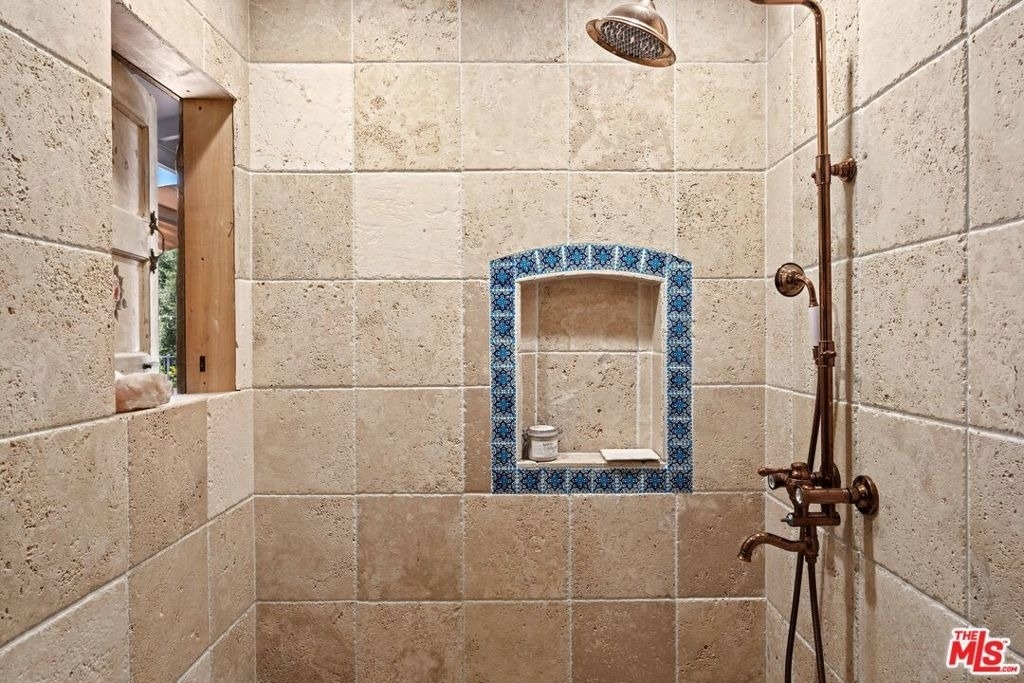 16582 Calneva Drive - Photo 40