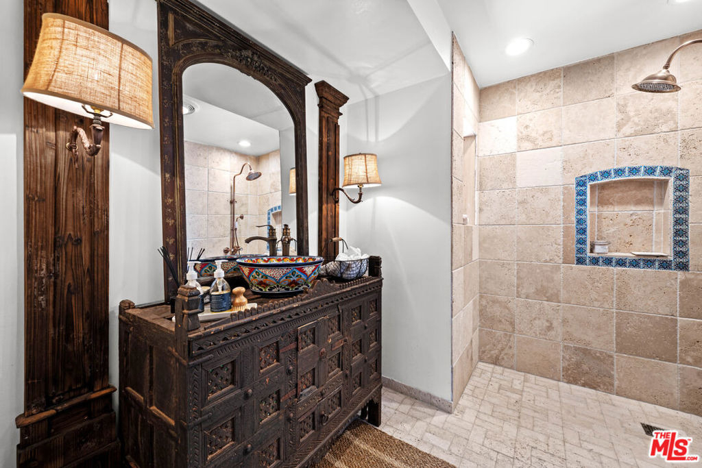 16582 Calneva Drive - Photo 39