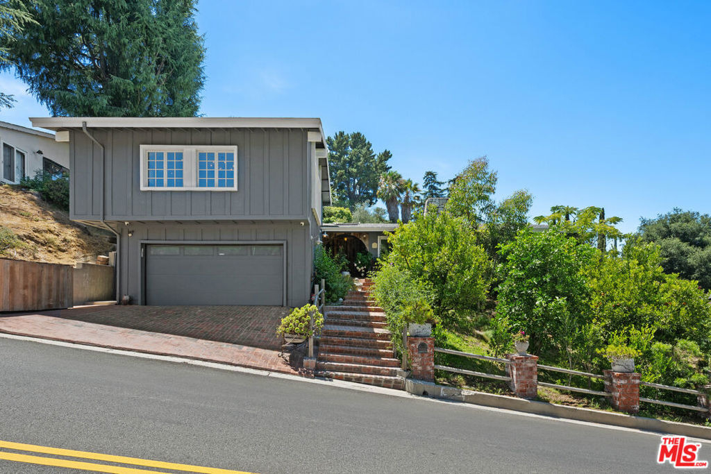 16582 Calneva Drive - Photo 45