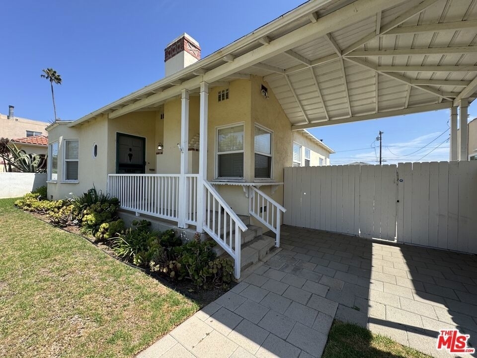 823 23rd Street - Photo 1