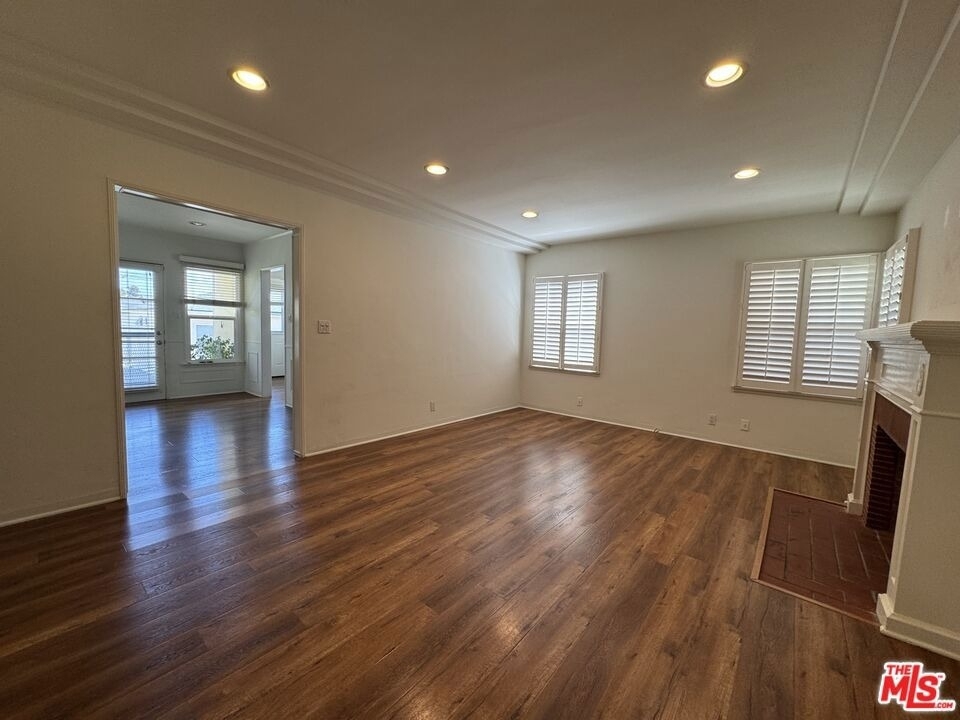 823 23rd Street - Photo 2