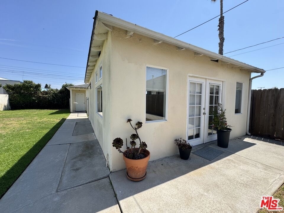 823 23rd Street - Photo 12