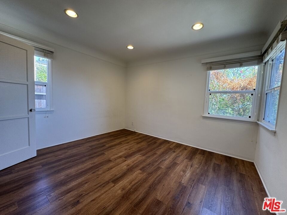 823 23rd Street - Photo 8