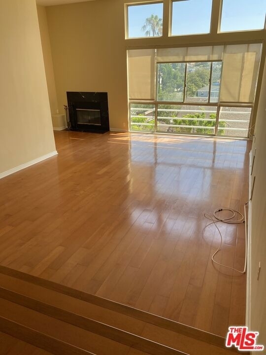 10432 Eastborne Avenue - Photo 2