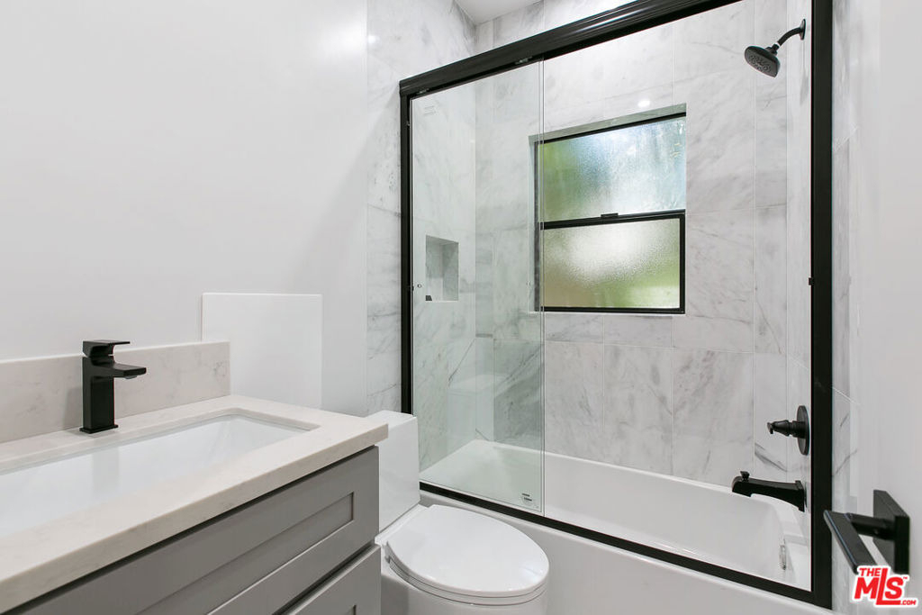 7229 Willoughby Avenue - Photo 9