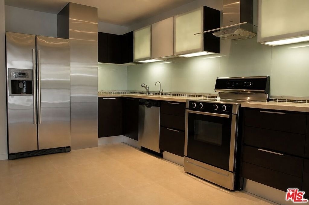 10751 Wilshire Boulevard - Photo 1