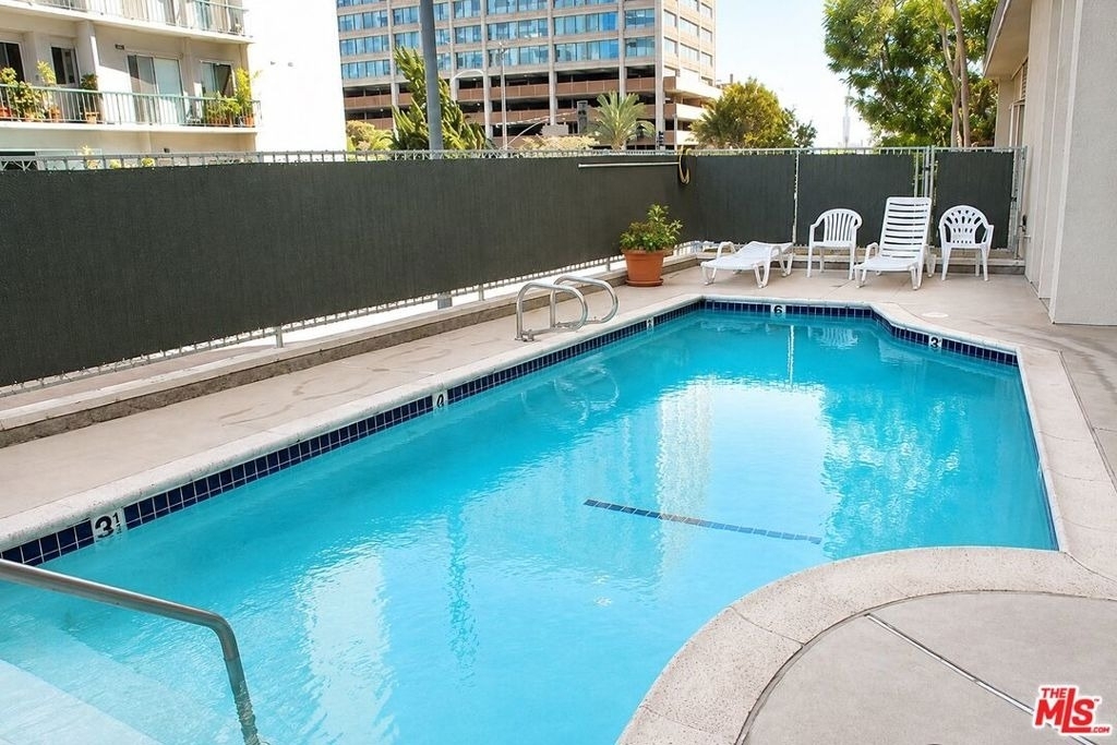 10751 Wilshire Boulevard - Photo 4