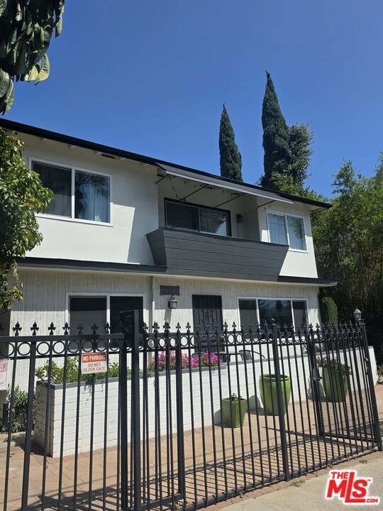 1922 N Vista Del Mar Avenue - Photo 5