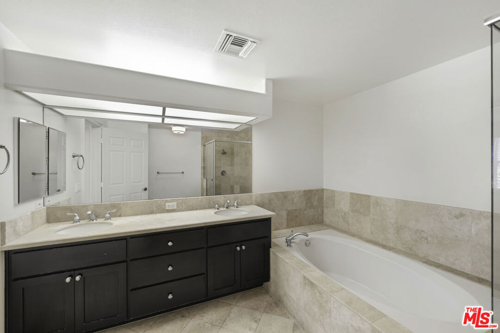 1820 Benecia Avenue - Photo 67