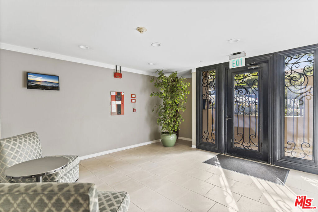1820 Benecia Avenue - Photo 5