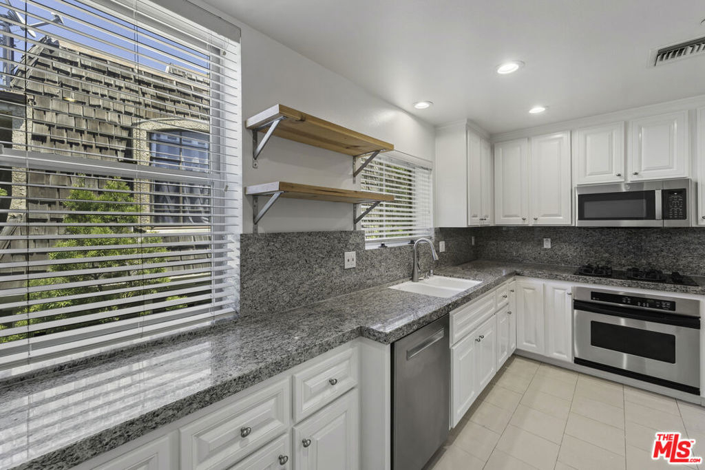 1820 Benecia Avenue - Photo 41