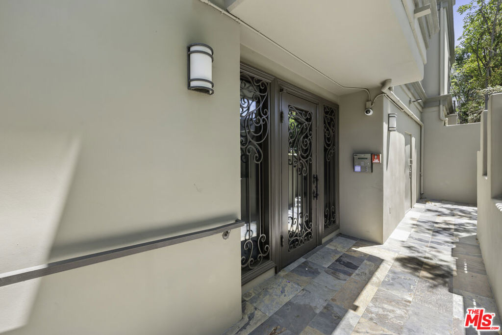 1820 Benecia Avenue - Photo 3