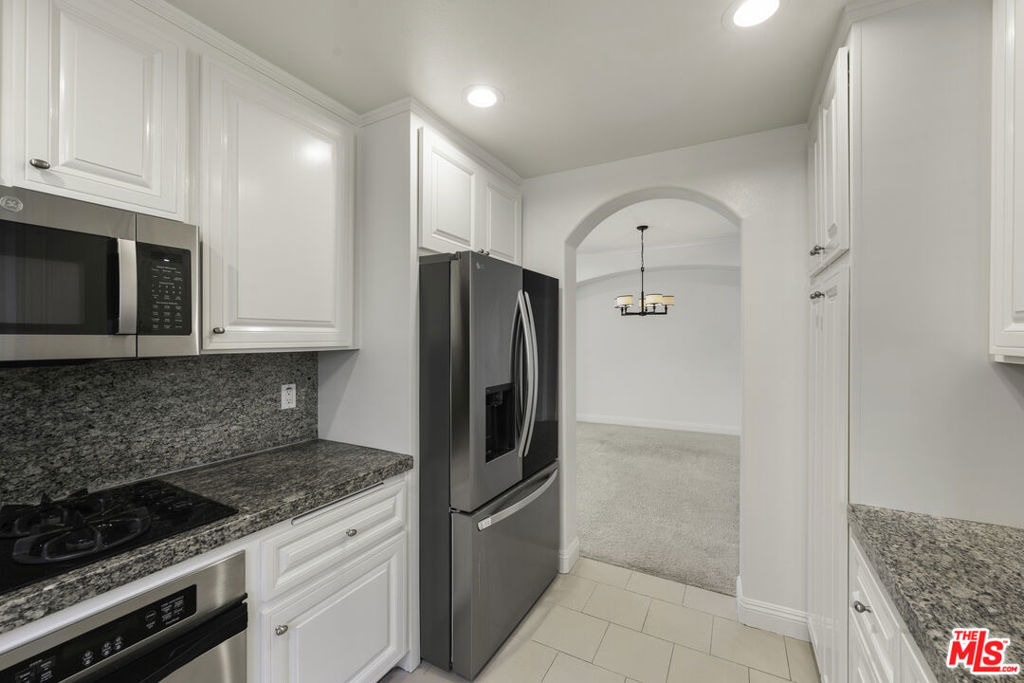 1820 Benecia Avenue - Photo 43