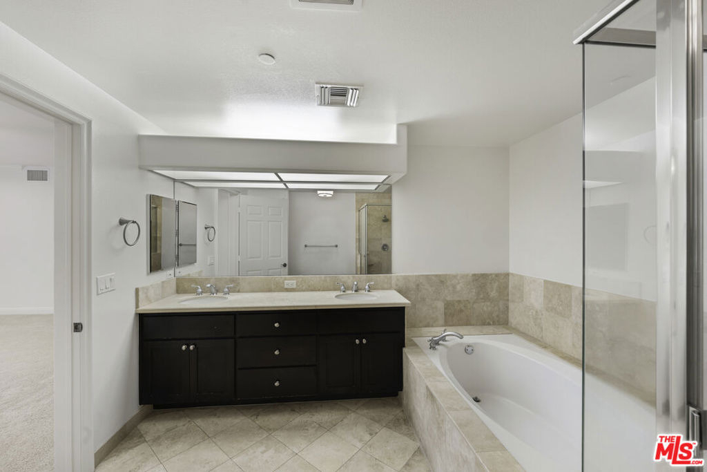 1820 Benecia Avenue - Photo 65