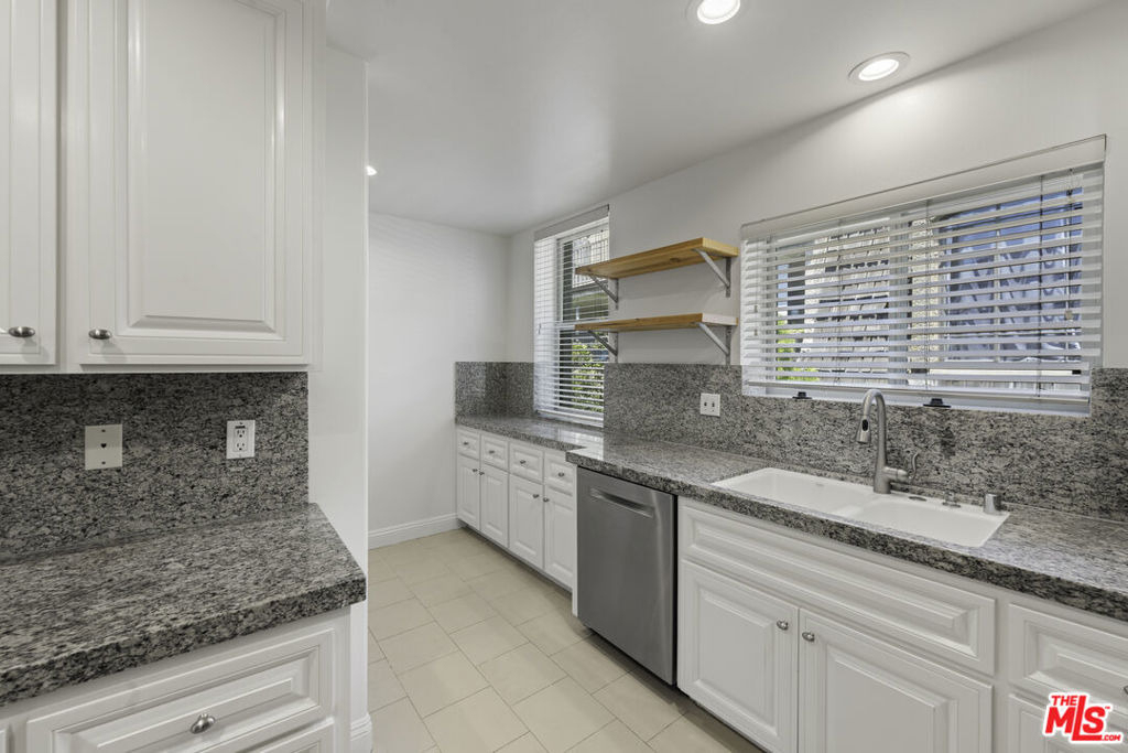 1820 Benecia Avenue - Photo 45