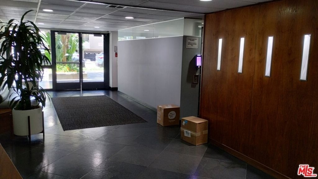 740 N Kings Road - Photo 42