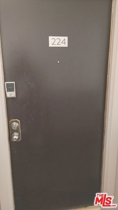 740 N Kings Road - Photo 24