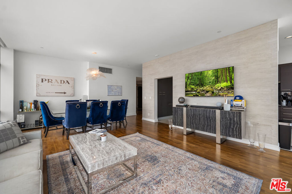 900 W Olympic Boulevard - Photo 8