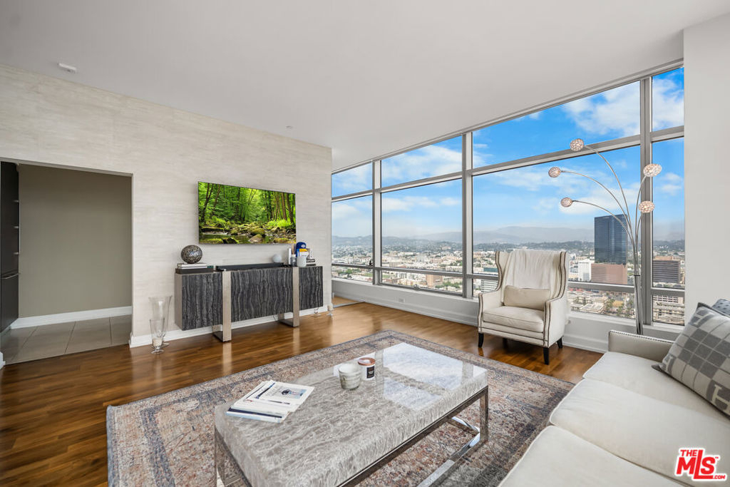 900 W Olympic Boulevard - Photo 5