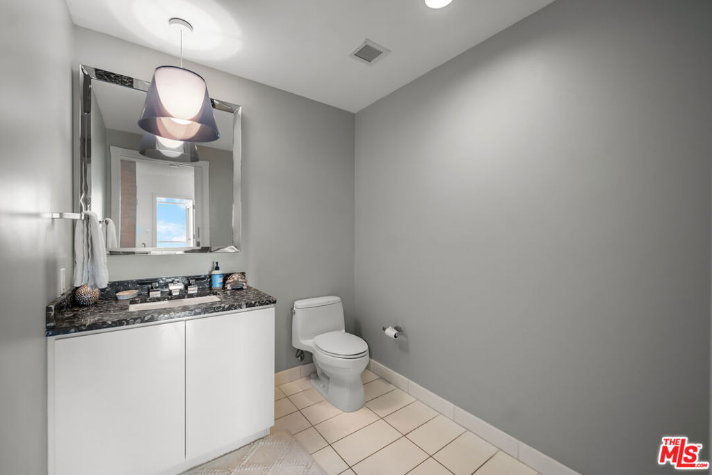 900 W Olympic Boulevard - Photo 17