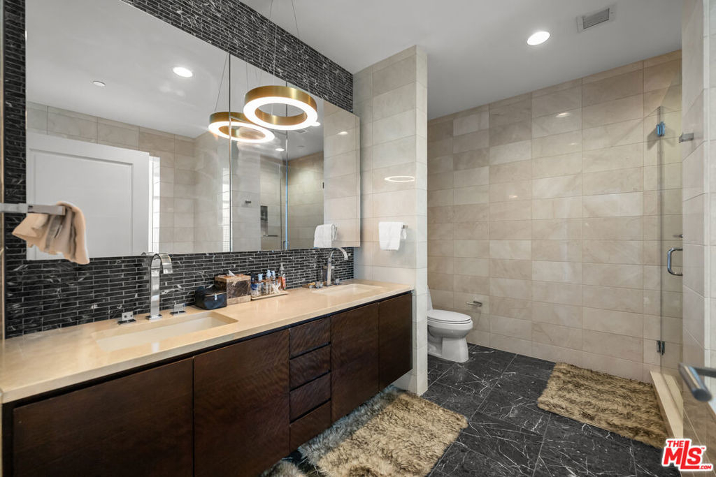 900 W Olympic Boulevard - Photo 25