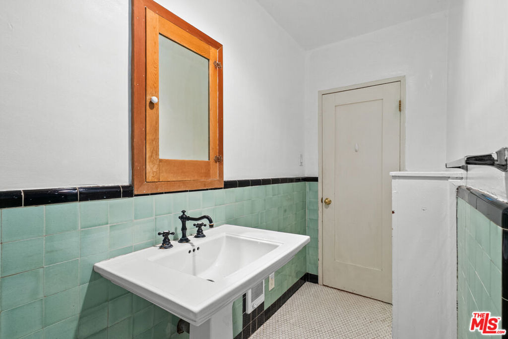 2569 Patricia Avenue - Photo 26