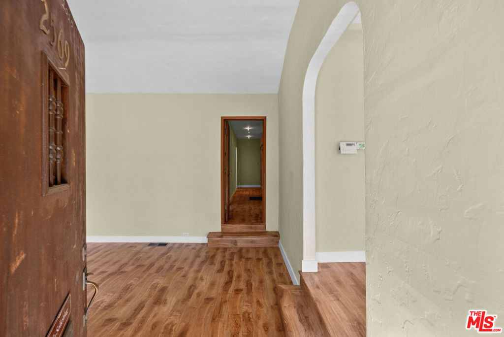 2569 Patricia Avenue - Photo 8
