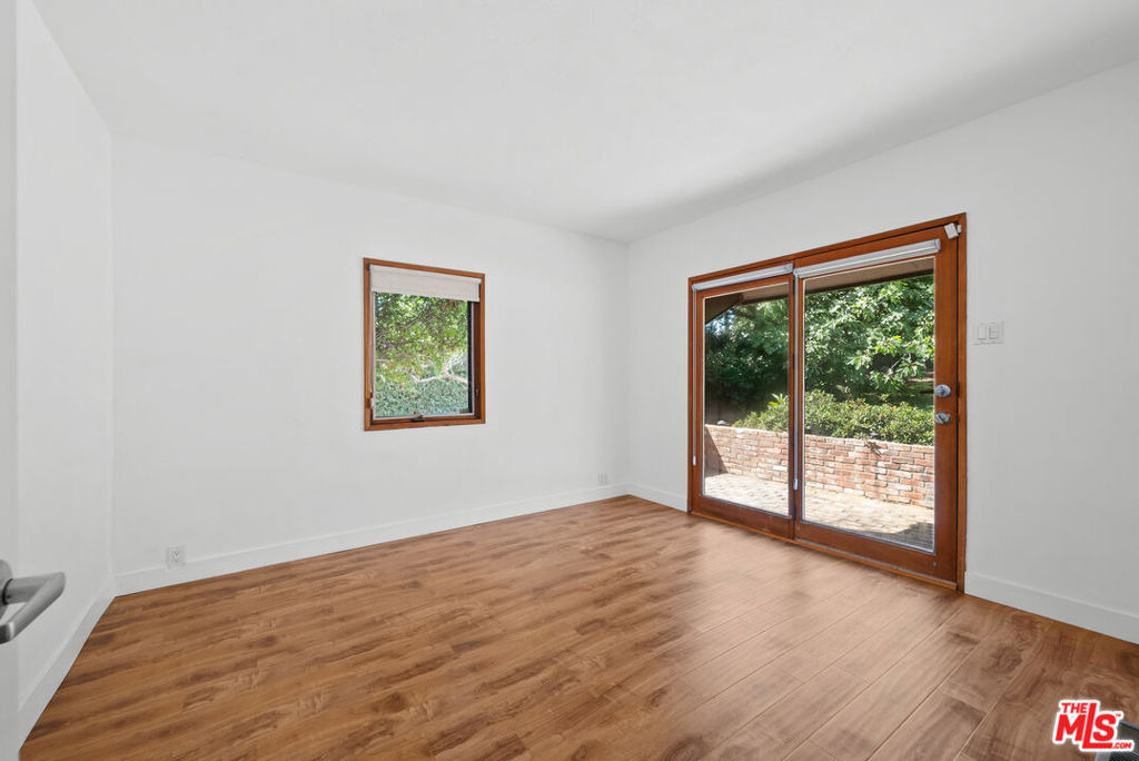 2569 Patricia Avenue - Photo 32