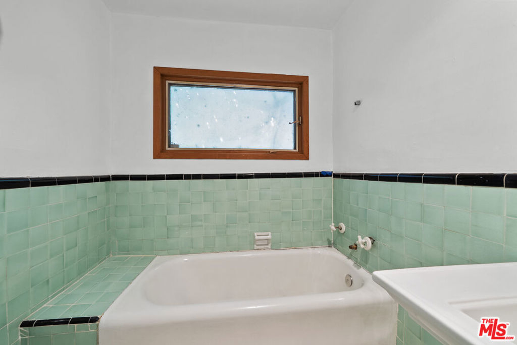 2569 Patricia Avenue - Photo 27