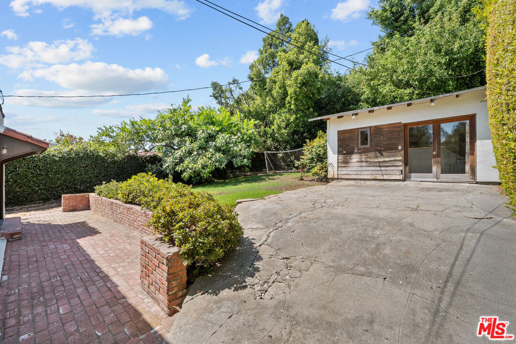 2569 Patricia Avenue - Photo 36