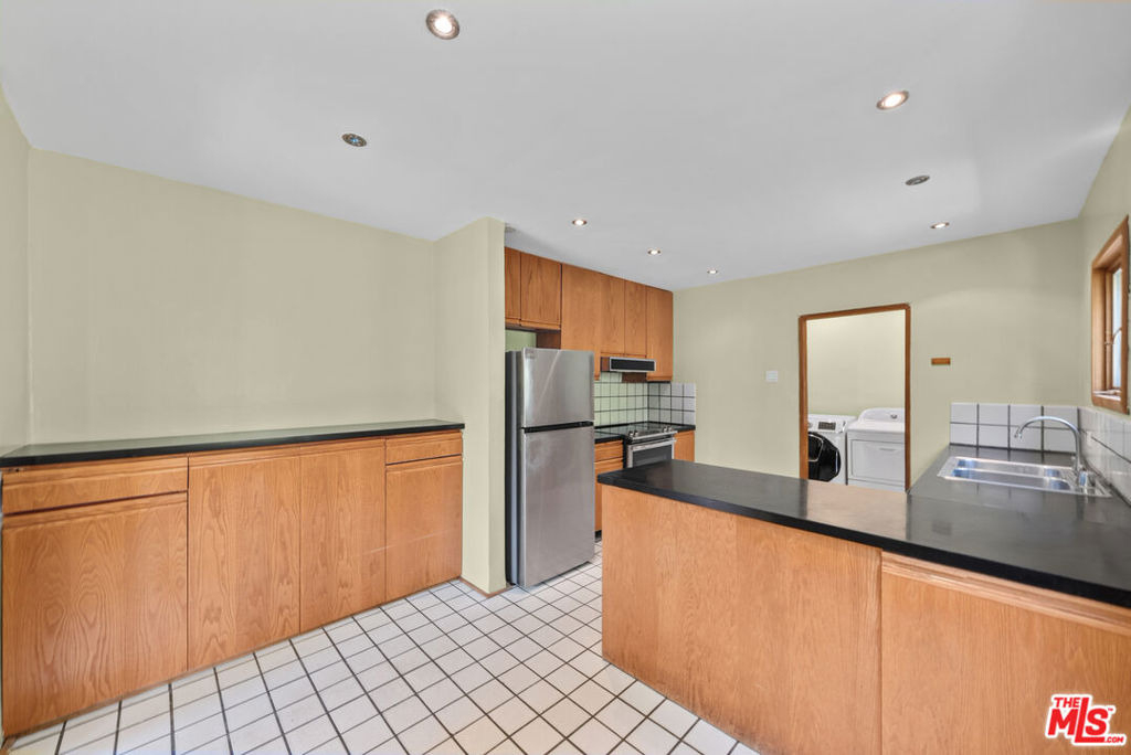 2569 Patricia Avenue - Photo 14
