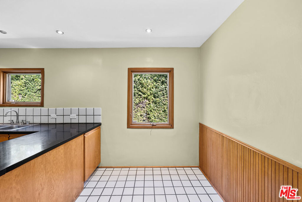 2569 Patricia Avenue - Photo 15