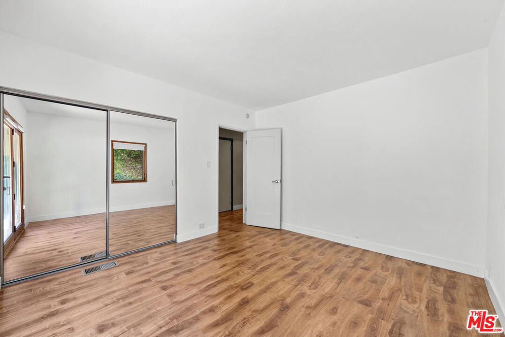 2569 Patricia Avenue - Photo 34