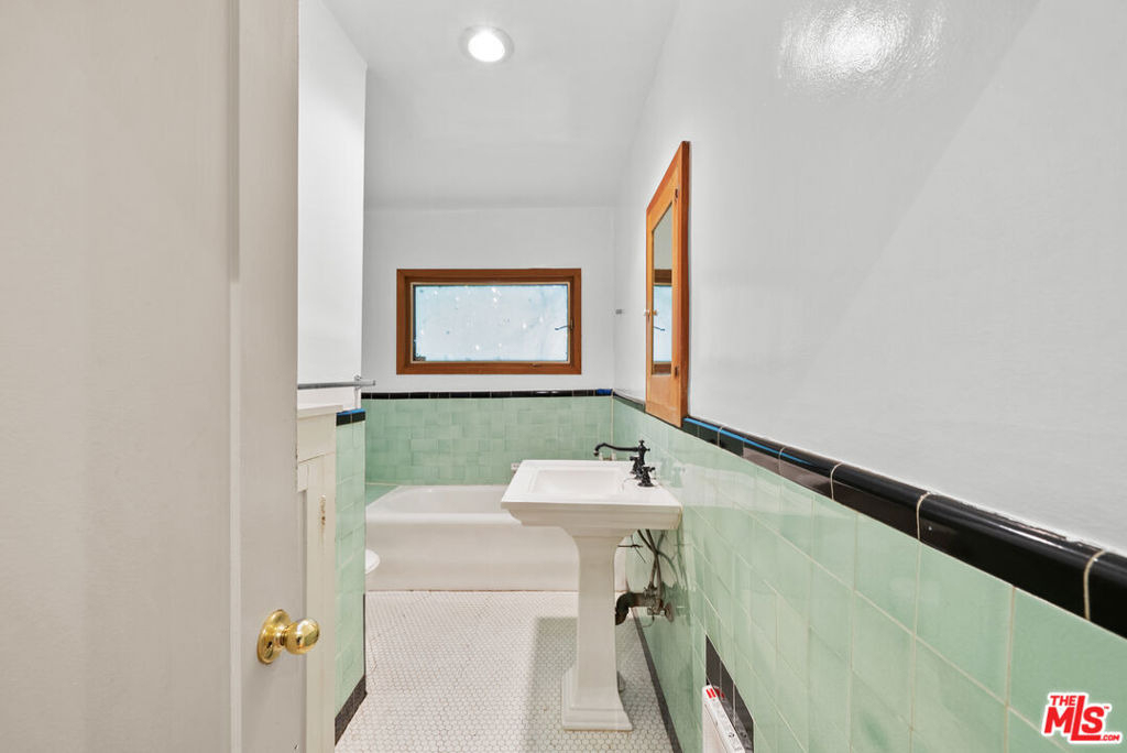 2569 Patricia Avenue - Photo 25