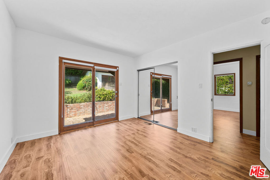 2569 Patricia Avenue - Photo 33