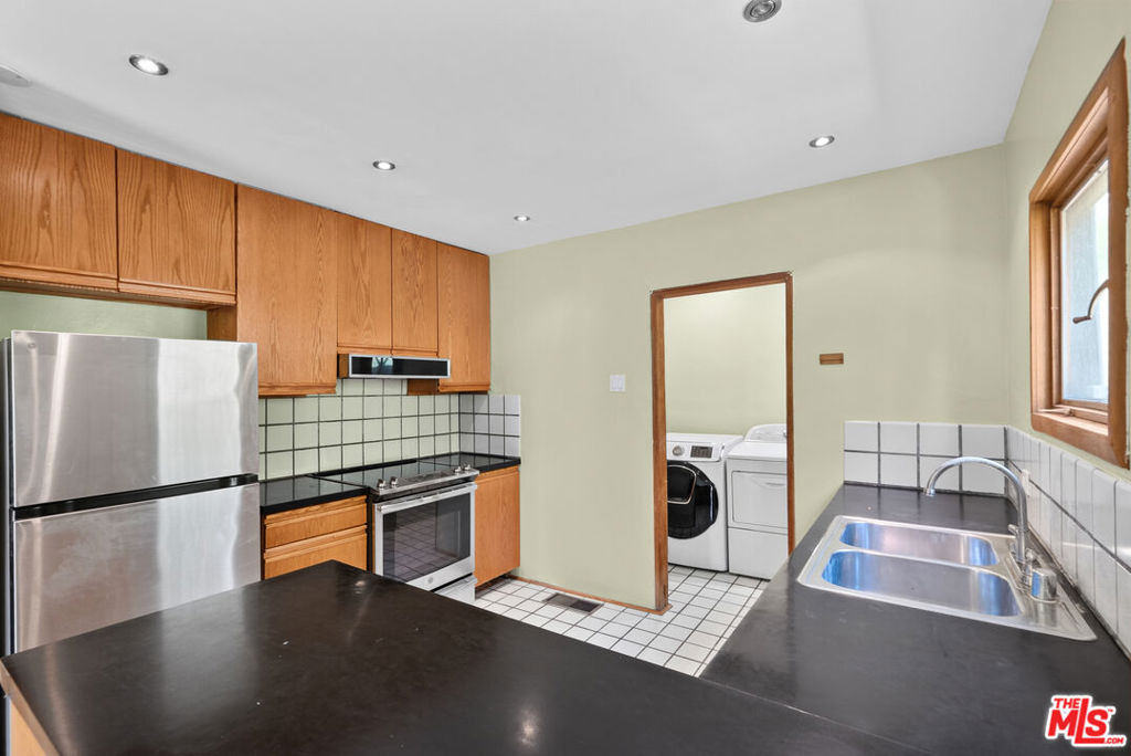2569 Patricia Avenue - Photo 17