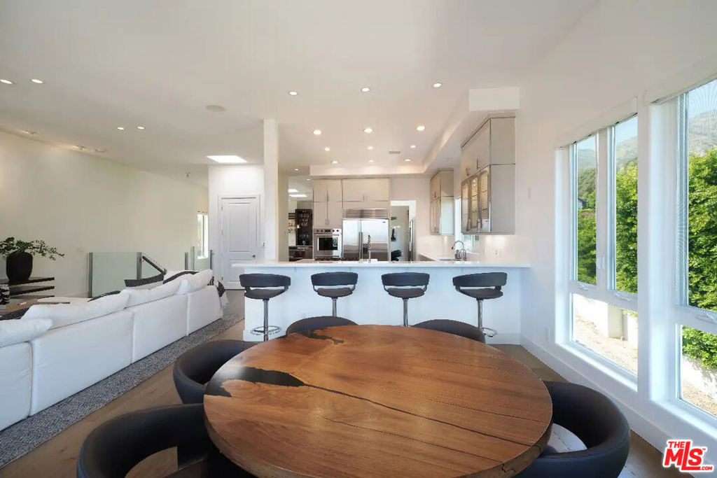 23935 De Ville Way - Photo 11