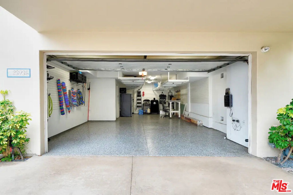 23935 De Ville Way - Photo 35