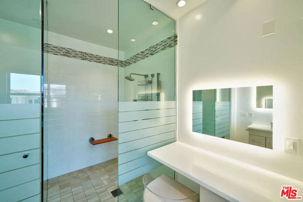 23935 De Ville Way - Photo 25
