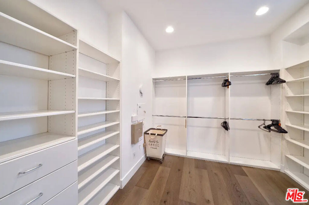 23935 De Ville Way - Photo 16