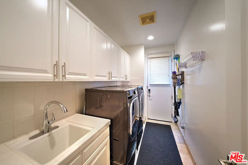 23935 De Ville Way - Photo 34