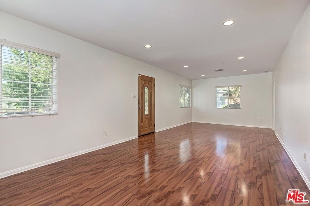 17322 Martha Street - Photo 2