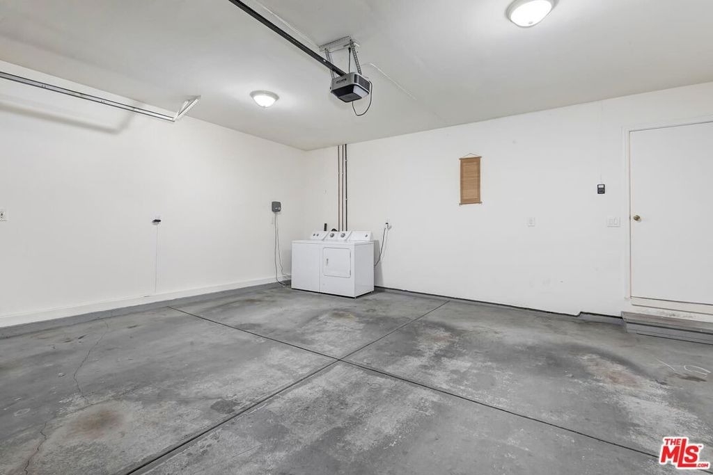 17322 Martha Street - Photo 22