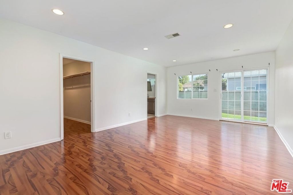 17322 Martha Street - Photo 9