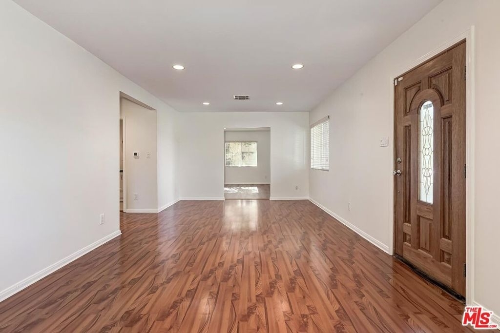 17322 Martha Street - Photo 5