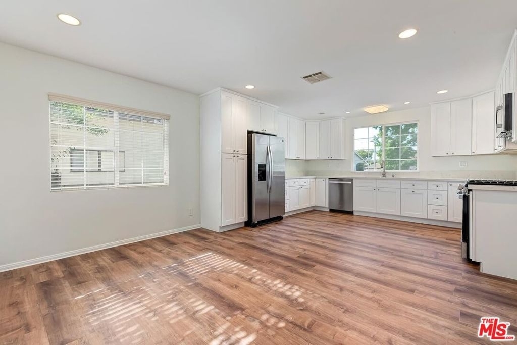 17322 Martha Street - Photo 6