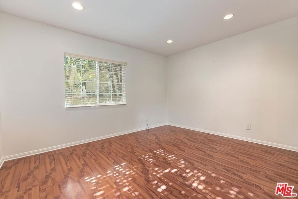 17322 Martha Street - Photo 16